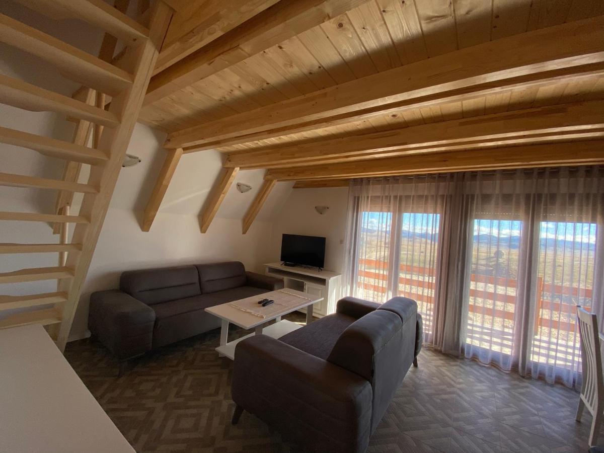 Hill View Chalets 자블야크 외부 사진