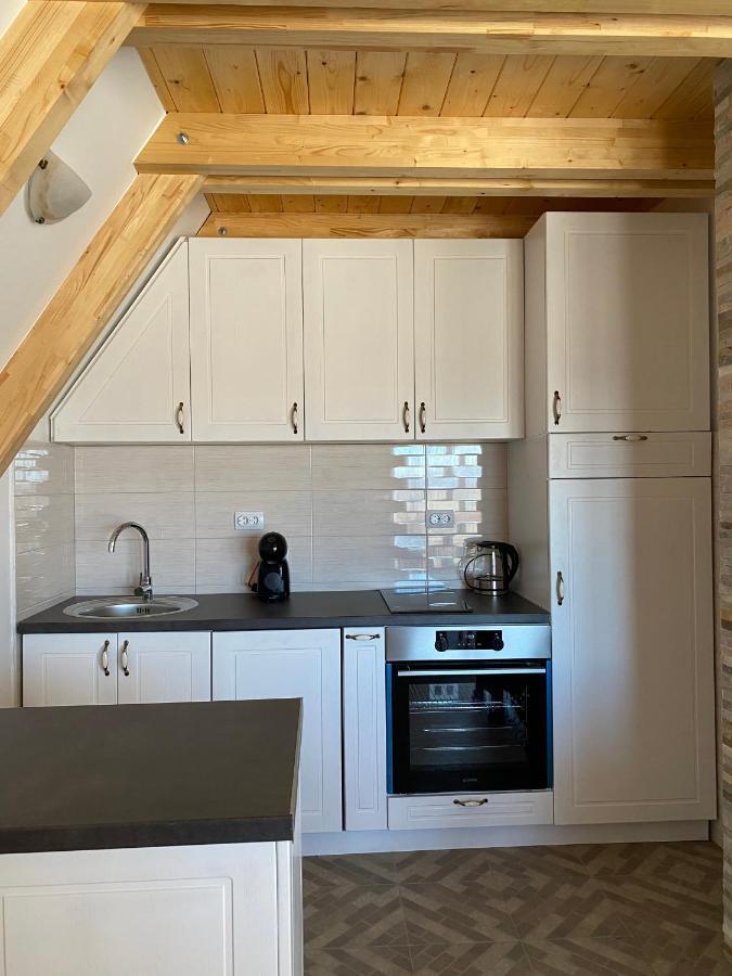 Hill View Chalets 자블야크 외부 사진