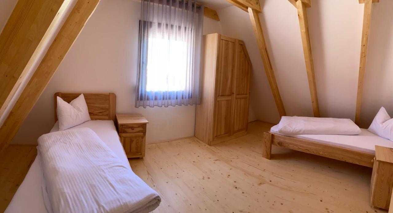 Hill View Chalets 자블야크 외부 사진