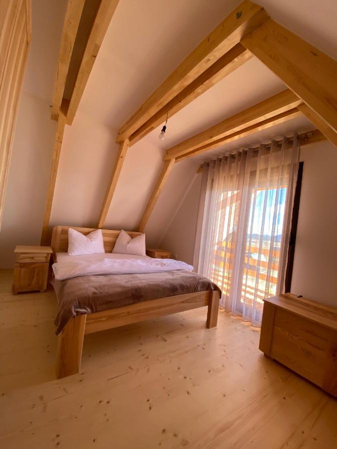 Hill View Chalets 자블야크 외부 사진
