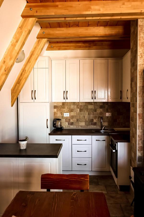 Hill View Chalets 자블야크 외부 사진