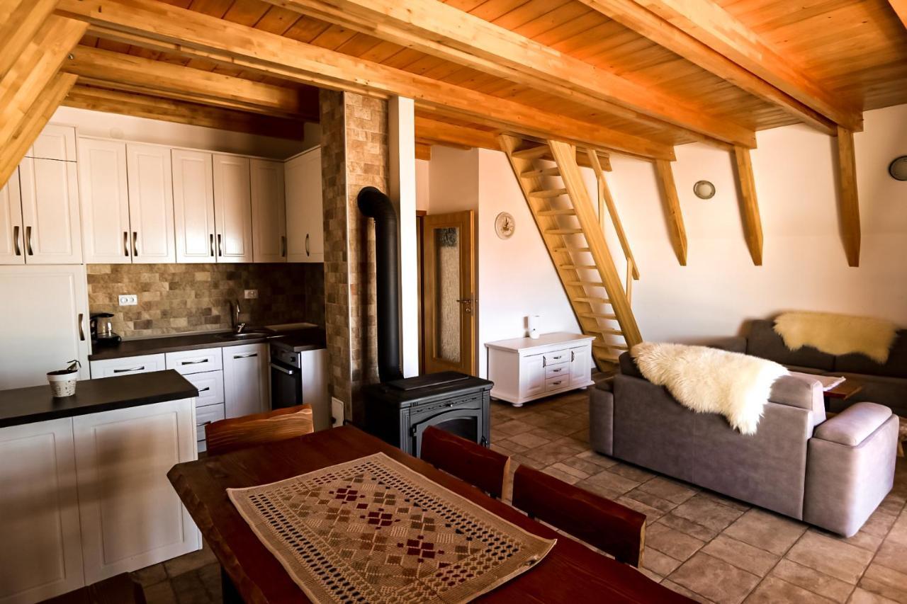 Hill View Chalets 자블야크 외부 사진