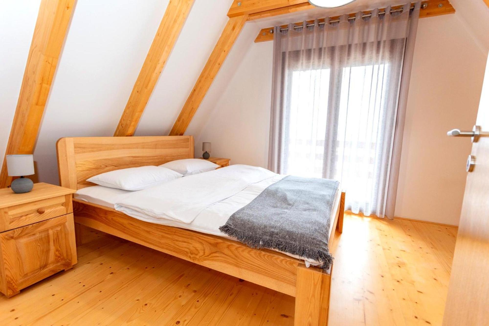 Hill View Chalets 자블야크 외부 사진