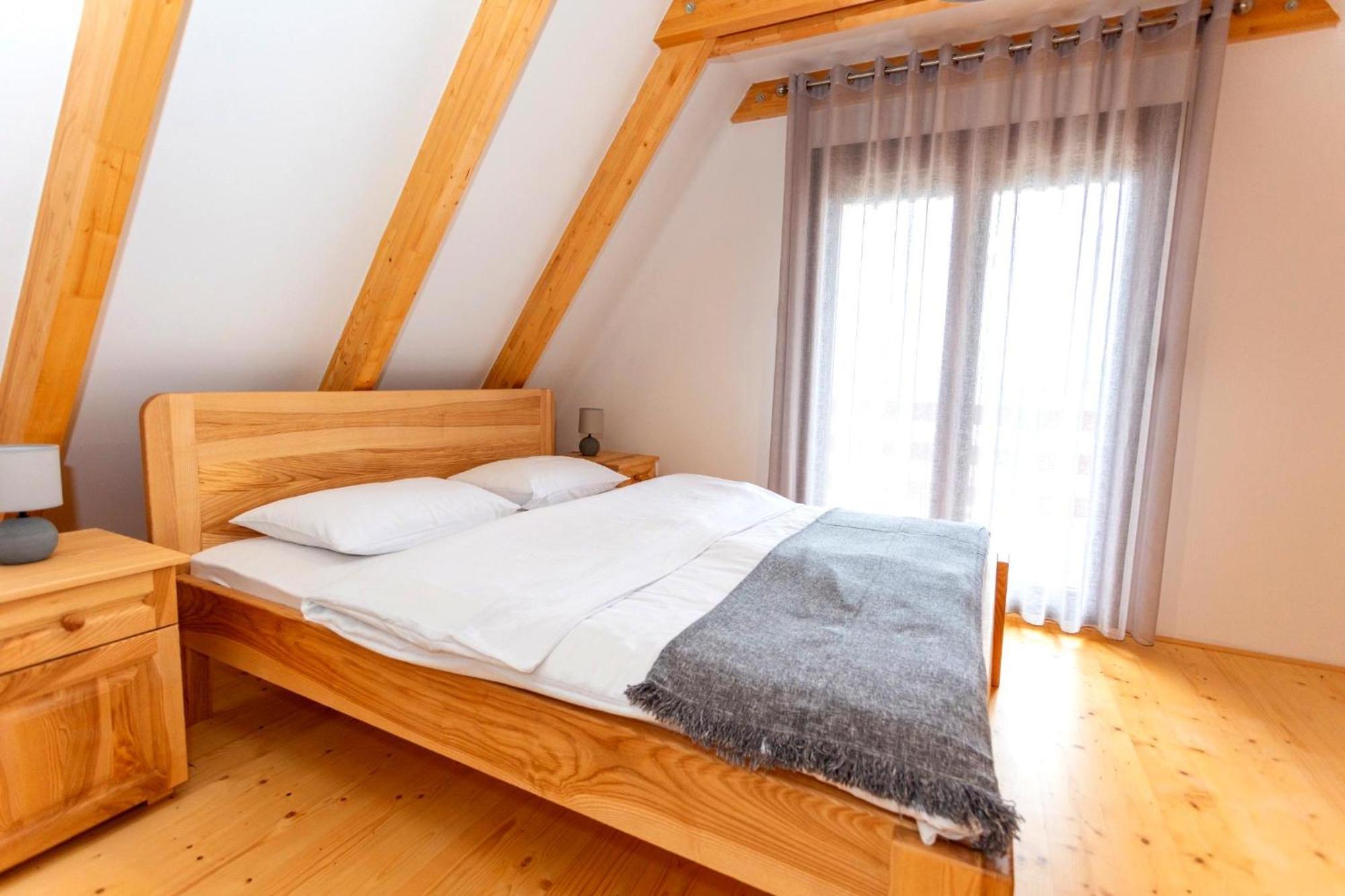 Hill View Chalets 자블야크 외부 사진