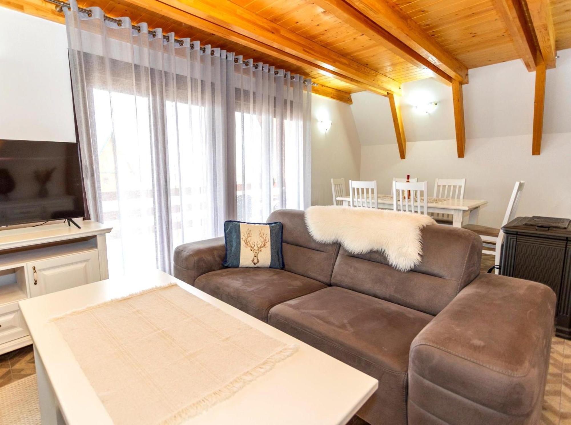 Hill View Chalets 자블야크 외부 사진