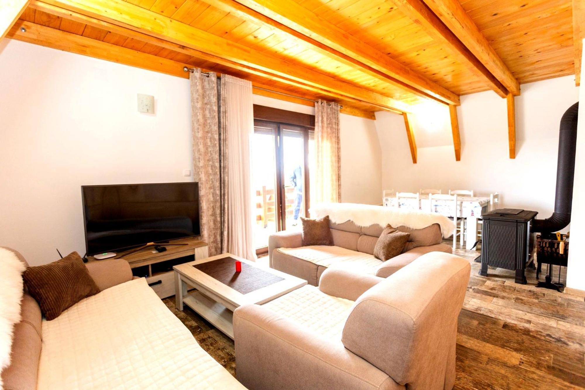 Hill View Chalets 자블야크 외부 사진