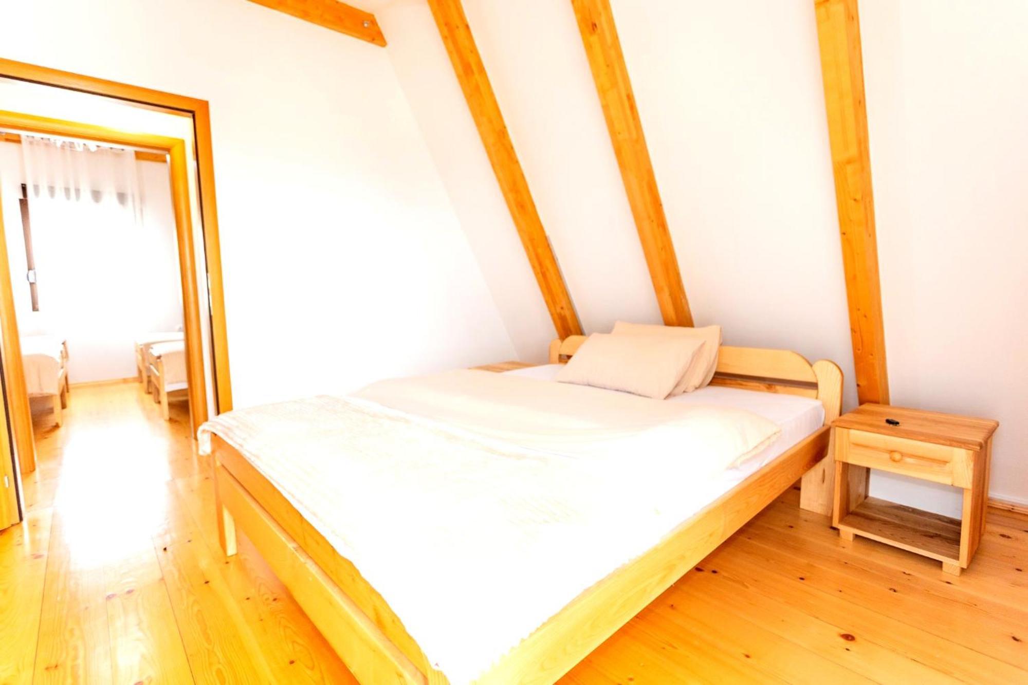Hill View Chalets 자블야크 외부 사진